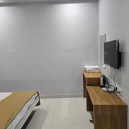 Vivanta Inn Lodge, Solapur Ngoại thất bức ảnh