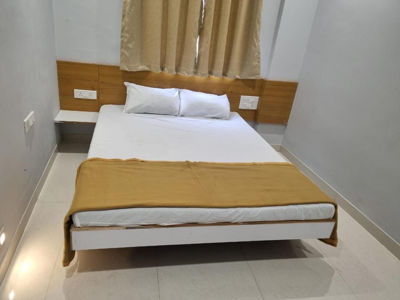 Vivanta Inn Lodge, Solapur Ngoại thất bức ảnh