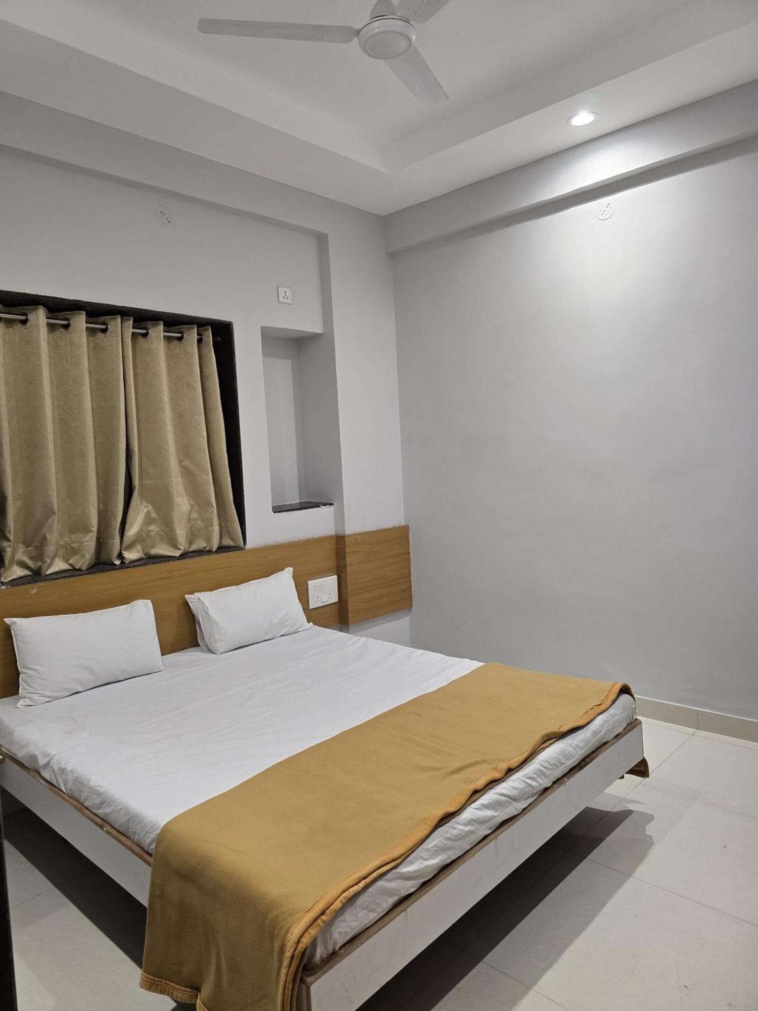Vivanta Inn Lodge, Solapur Ngoại thất bức ảnh