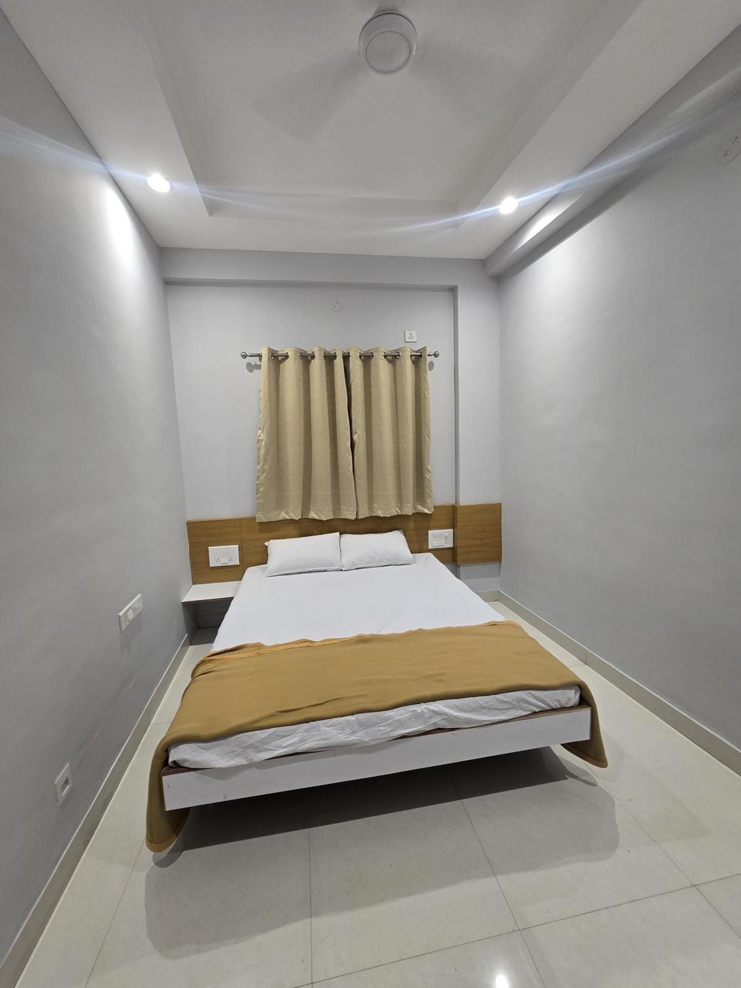 Vivanta Inn Lodge, Solapur Ngoại thất bức ảnh
