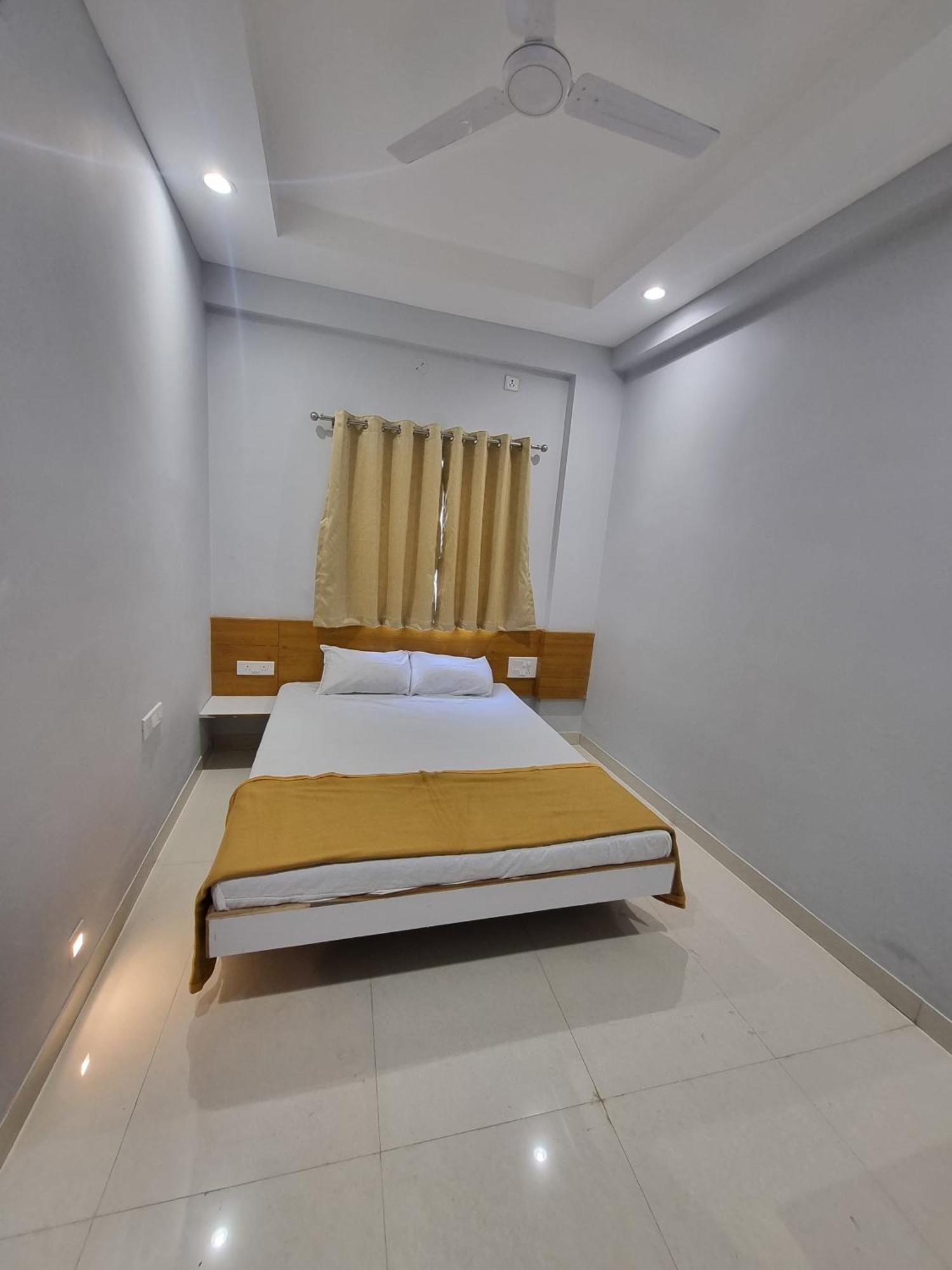 Vivanta Inn Lodge, Solapur Ngoại thất bức ảnh